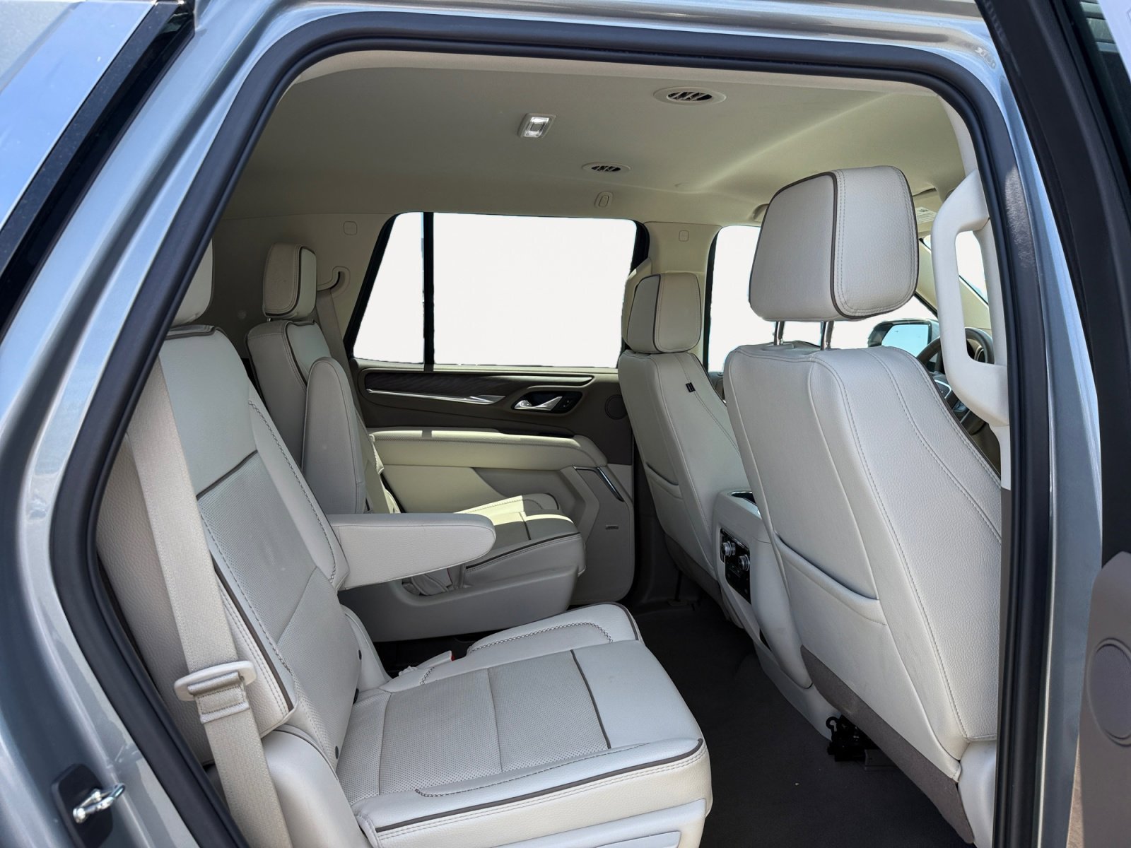 Used 2023 Sterling Metallic GMC Denali image 18