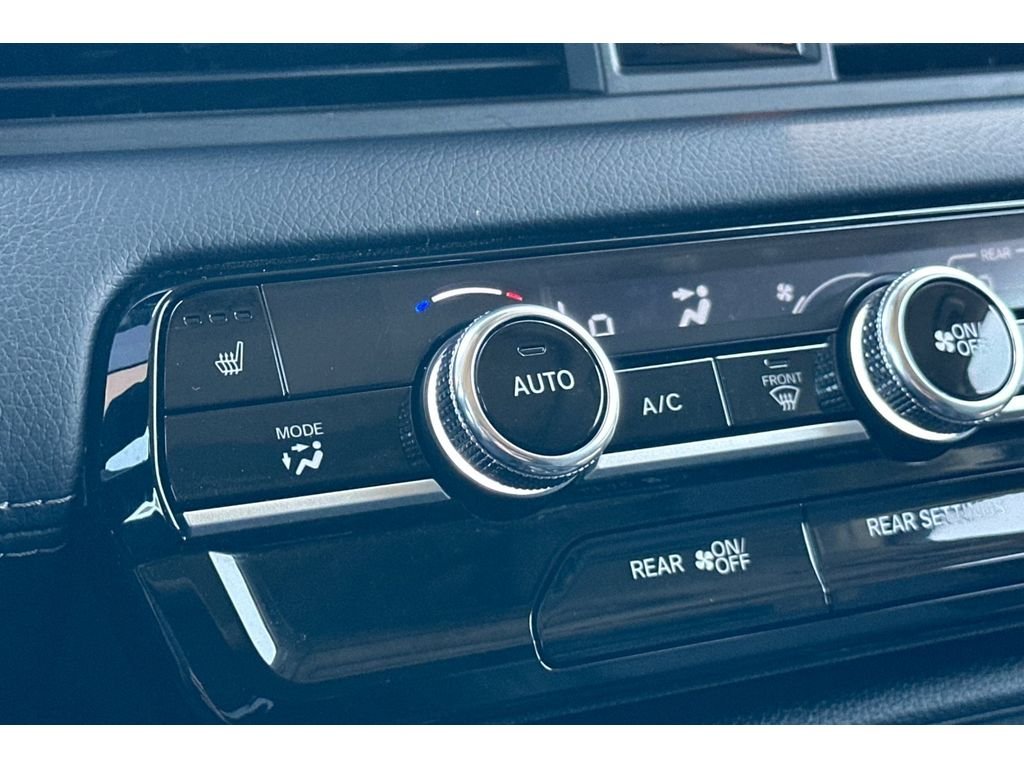 Used 2025 Platinum White Pearl Honda Touring image 30