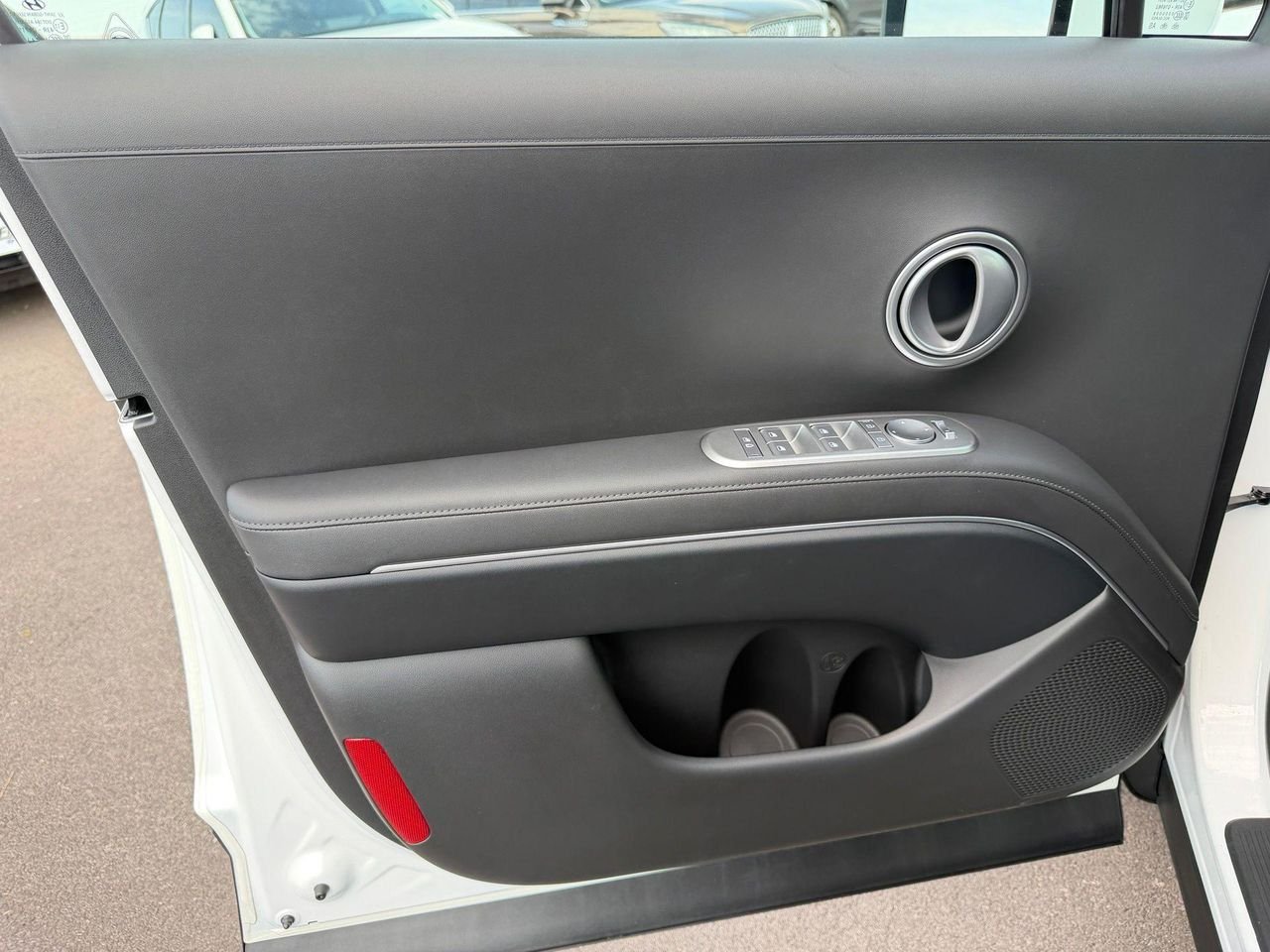 New 2027 White Hyundai SEL image 33