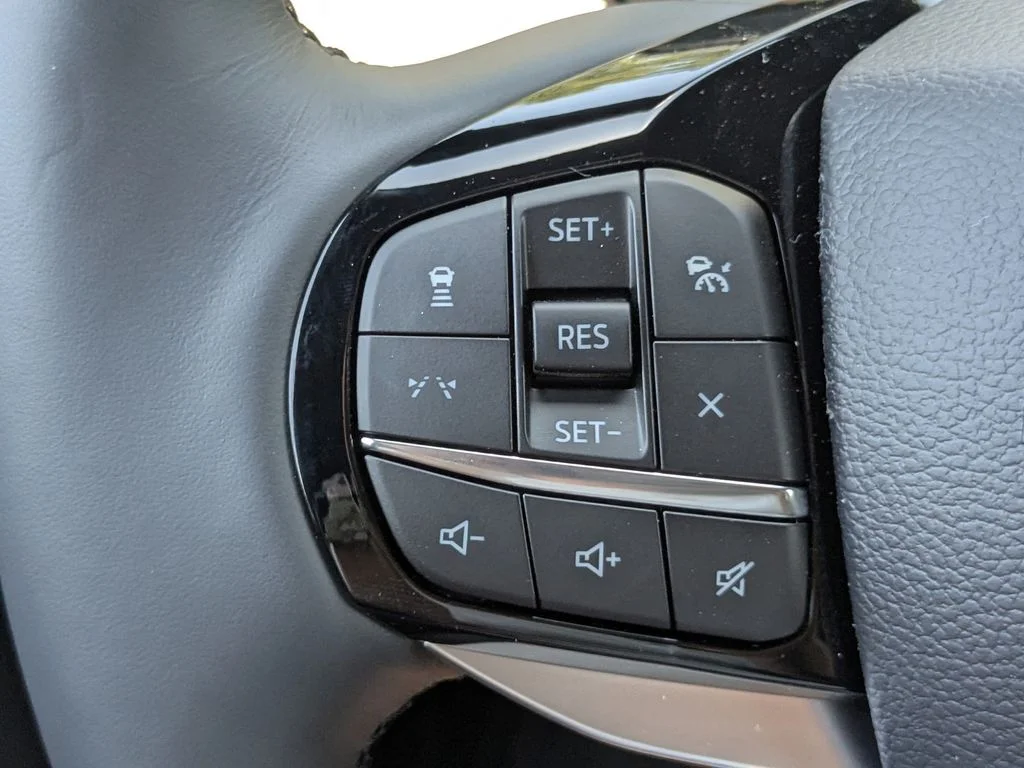 New 2026 Star White Metallic Tri-Coat Ford Platinum image 28