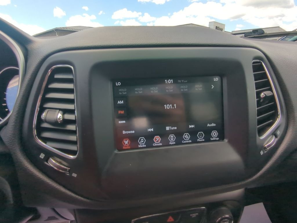 Used 2021 Blue Jeep Latitude image 17