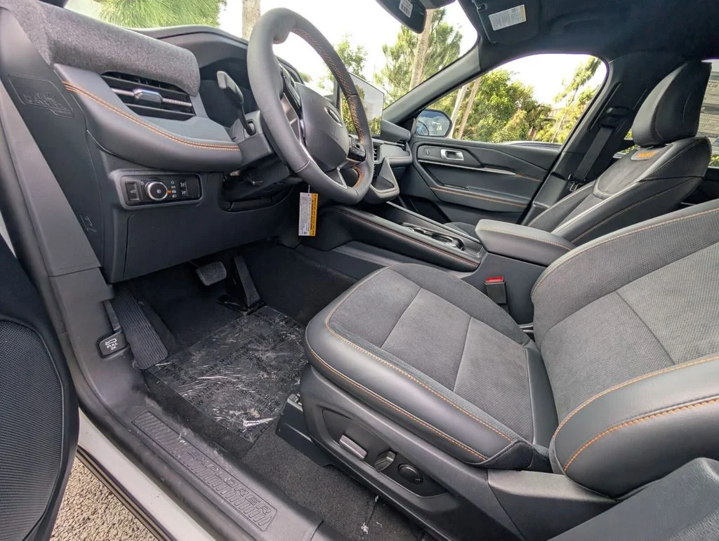 New 2026 White Ford Tremor image 4