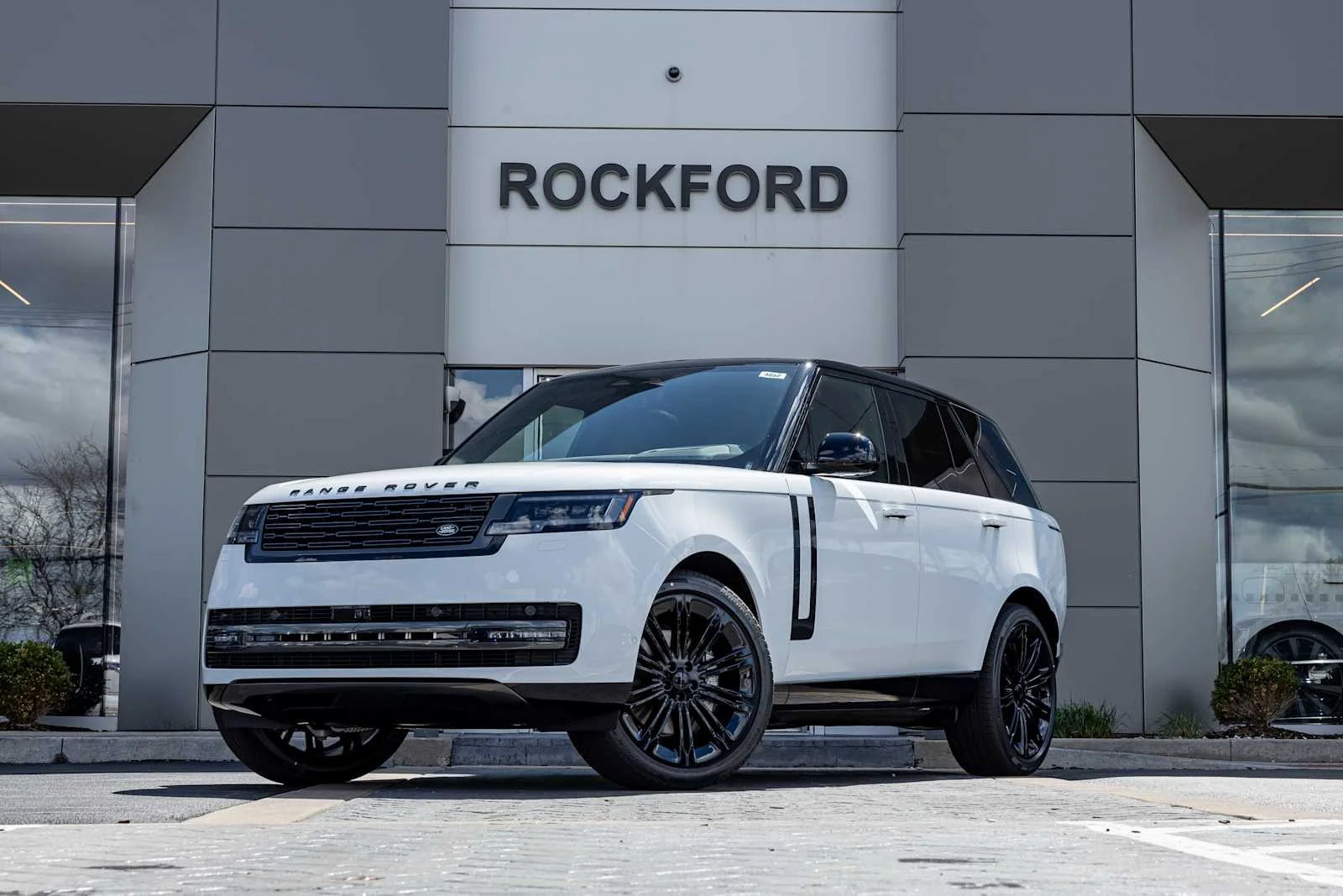 2026 Land Rover Range Rover 3.0 SE SWB's photo