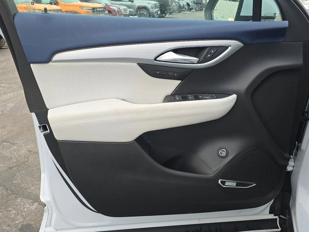 New 2026 Iridescent White Tricoat Buick Avenir image 13