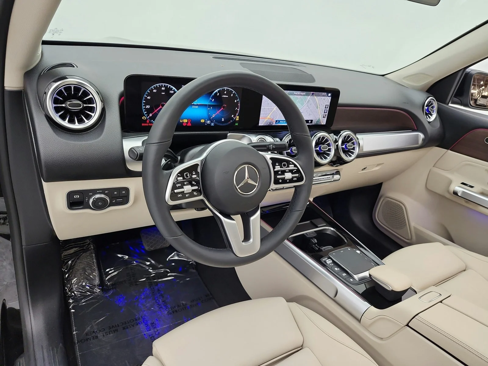 Used 2023 Night Black Mercedes-Benz GLB 250 SUV image 9