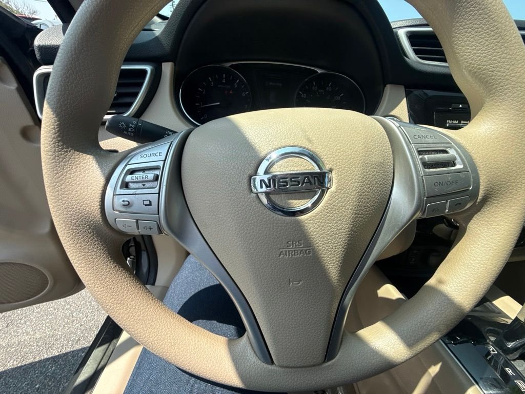 Used 2014 Black Nissan SV image 21