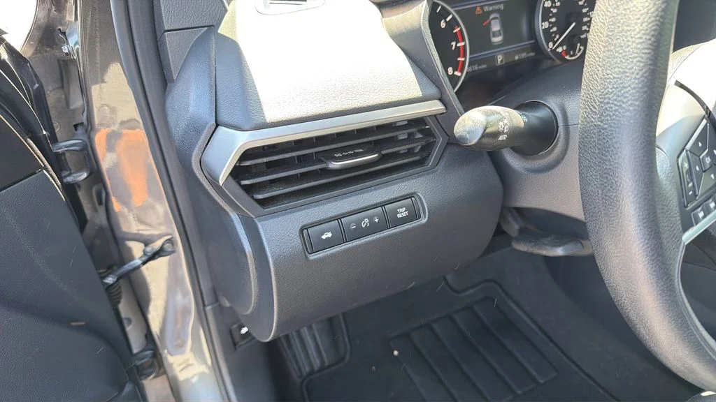 Used 2022 Gray Nissan 2.5 SV image 27