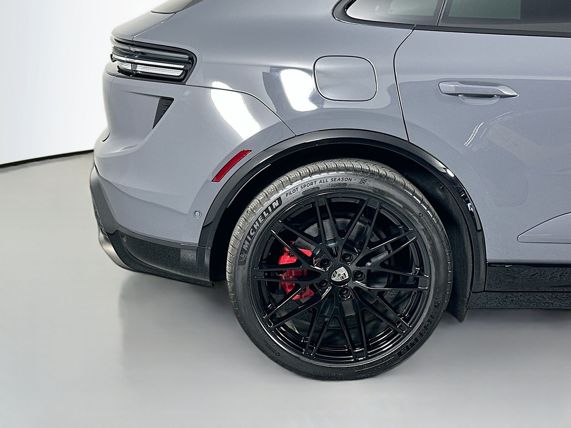 Used 2025 Gray Porsche Turbo image 13