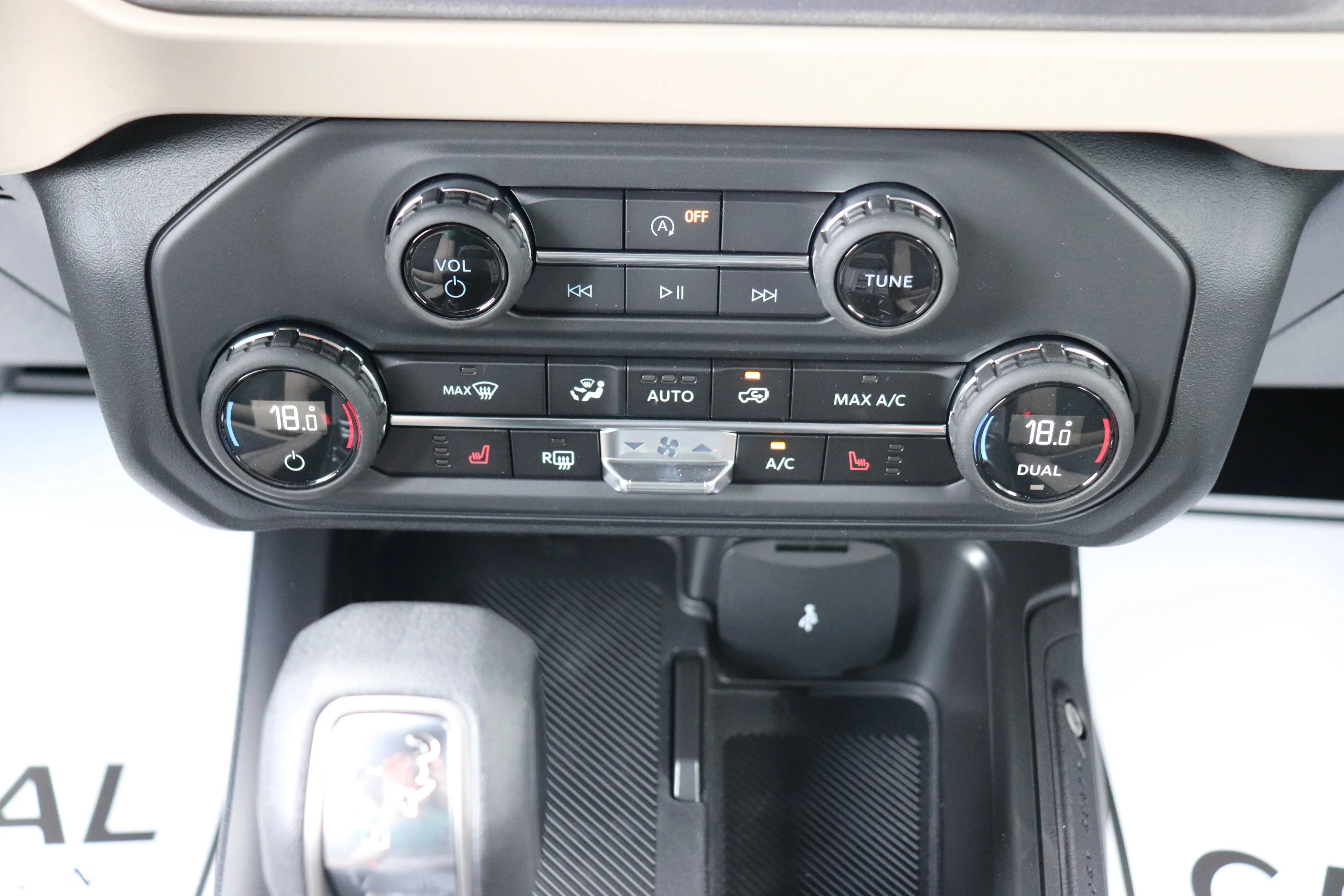 New 2026 AVALANCHE GREY Ford Big Bend image 14