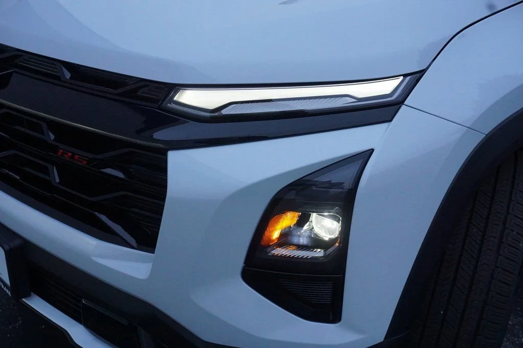 New 2026 Polar White Tricoat Chevrolet RS image 32