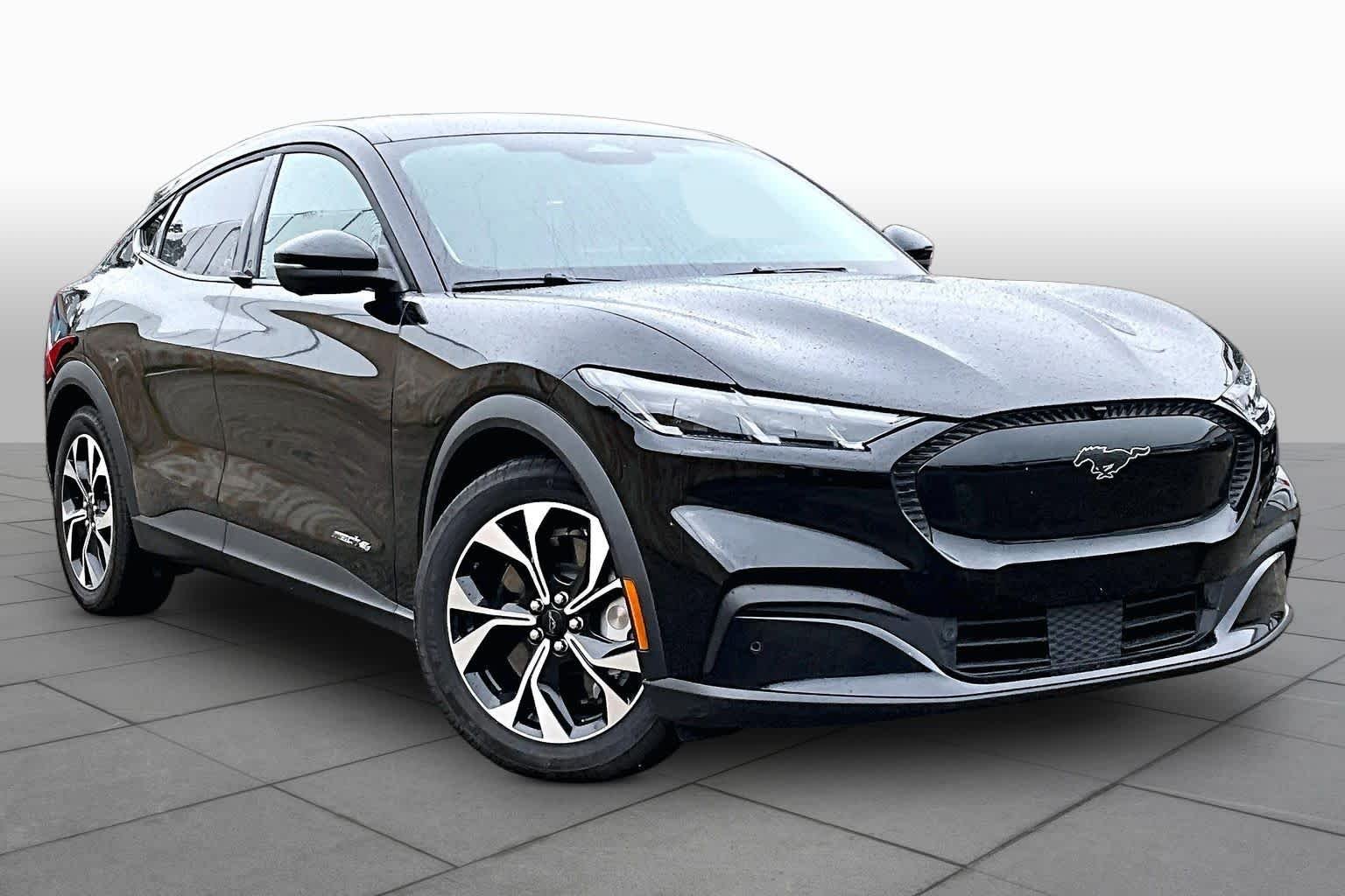 Used 2025 Shadow Black Ford Select image 2