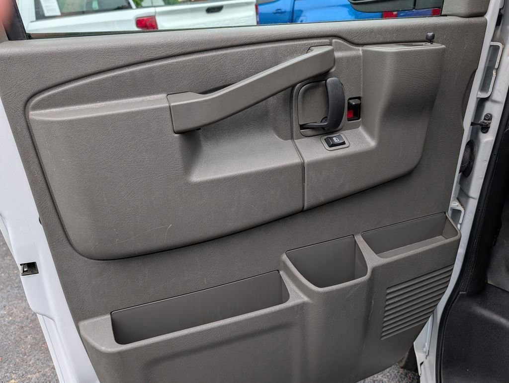 Used 2024 Summit White GMC Work Van image 20