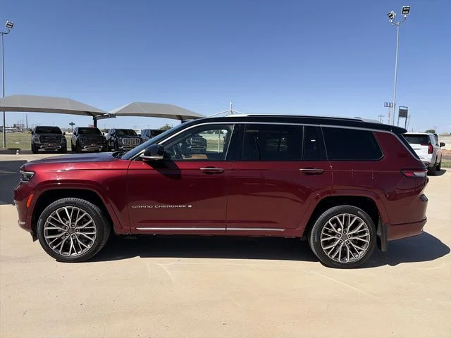 Used 2023 Red Jeep Summit image 3