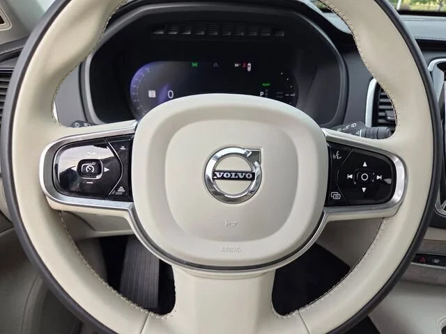 Used 2023 Silver Volvo Ultimate image 39