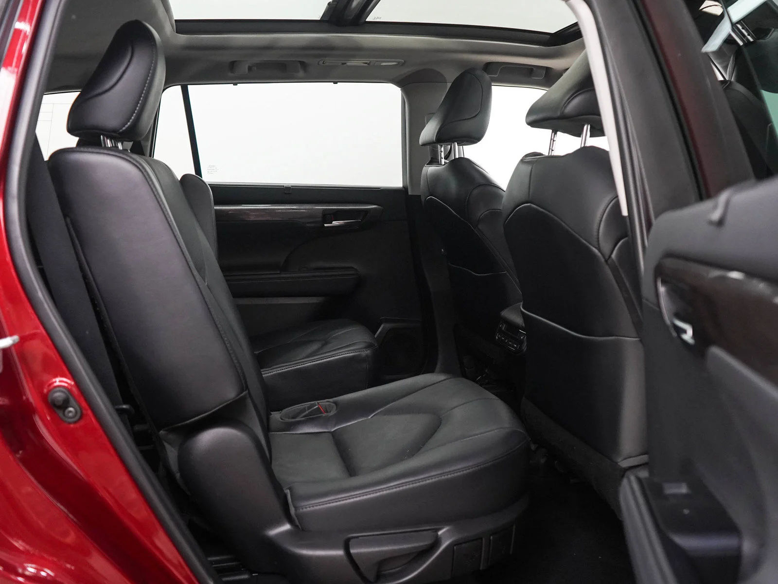 Used 2022 Red Toyota Platinum image 12