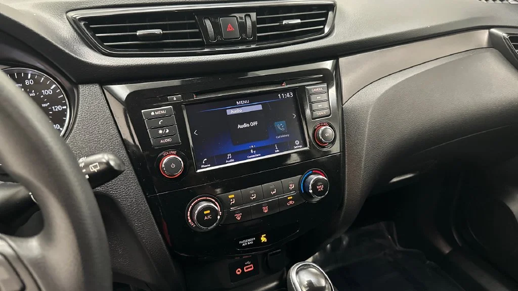 Used 2022 Black Nissan S image 14