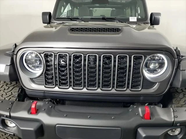 New 2026 Granite Crystal Metallic Clear-Coat Exterior Paint Jeep Rubicon X image 35