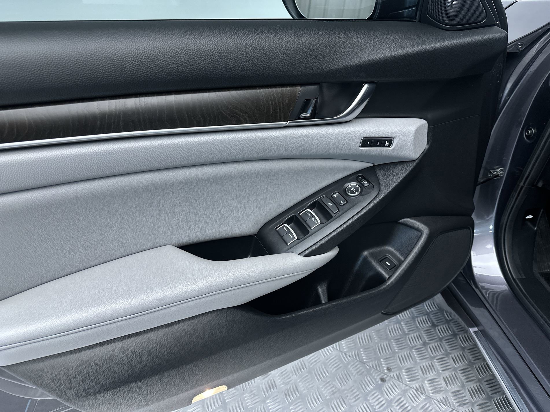 Used 2019 Gray Honda Touring image 15