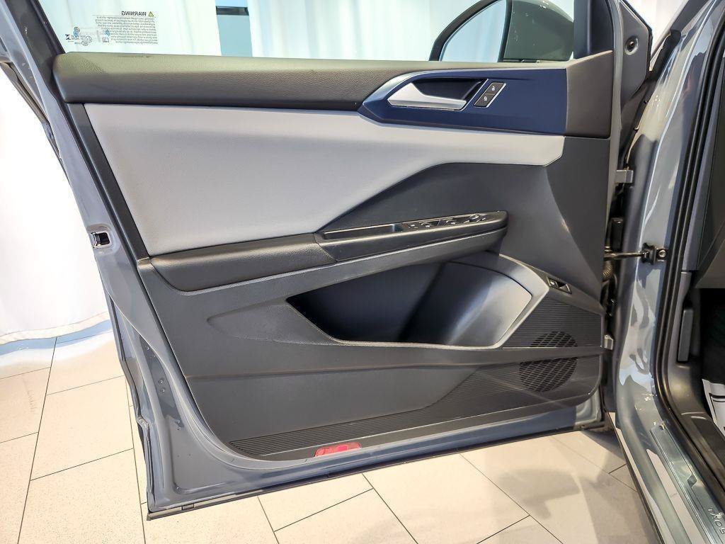 Used 2023 Gray Volkswagen 1.5T SE image 17
