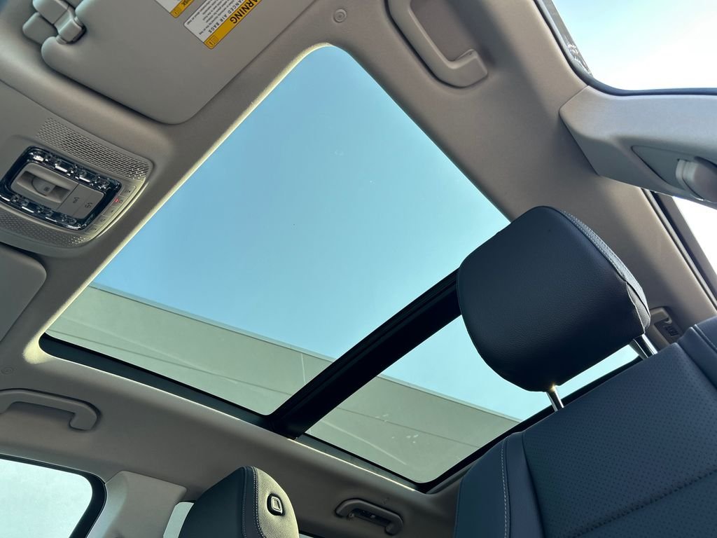 New 2026 MANUFAKTUR Alpine Grey Mercedes-Benz GLS 450 image 24