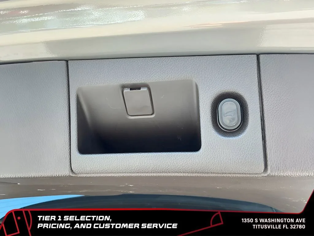 Used 2019 PEPPERDUST METALLIC GMC Denali image 33