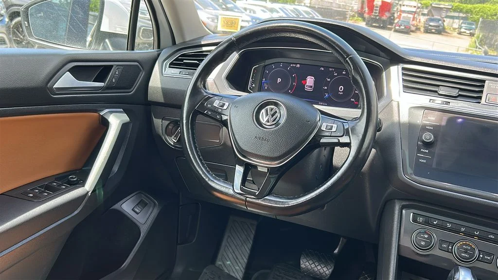 Used 2019 White Volkswagen 2.0T SEL image 24