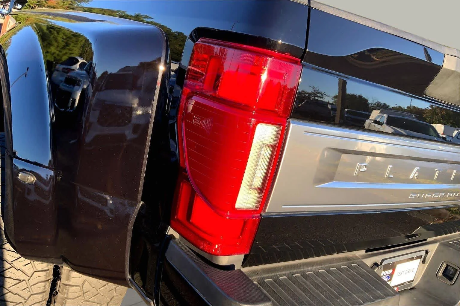Used 2022 Agate Black Ford Platinum image 28