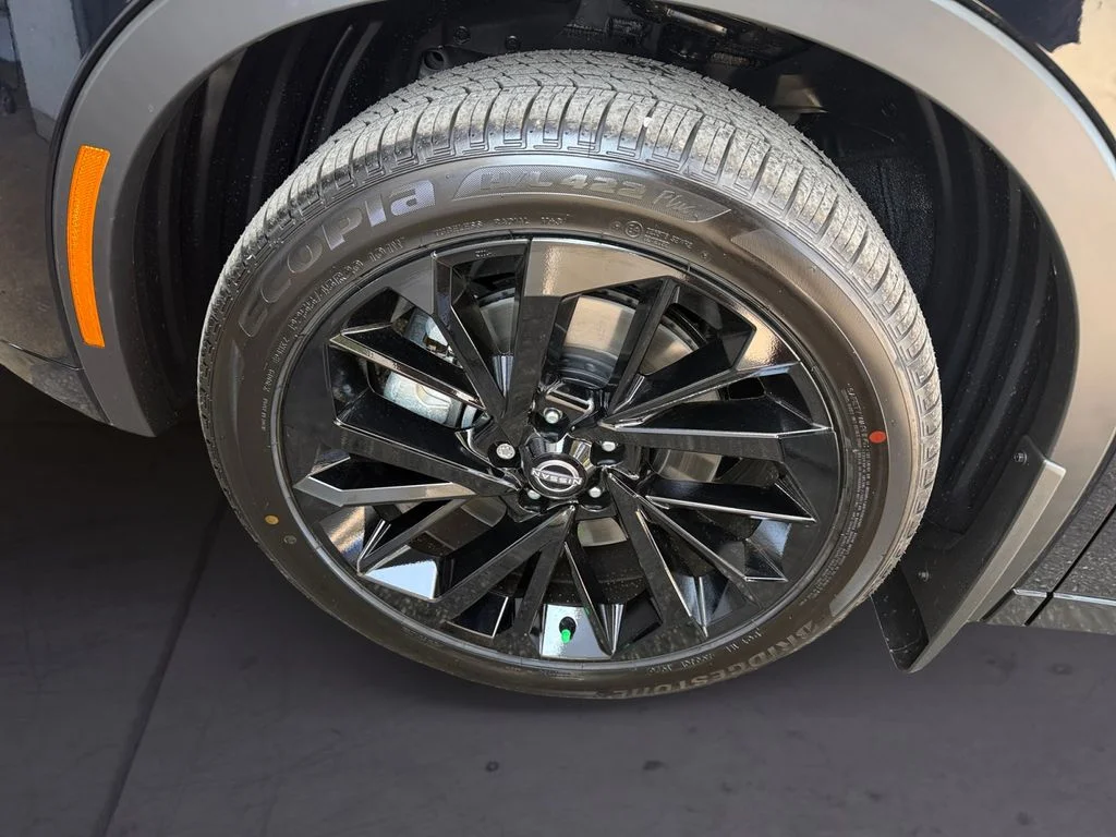 New 2026 Black Nissan Platinum image 9