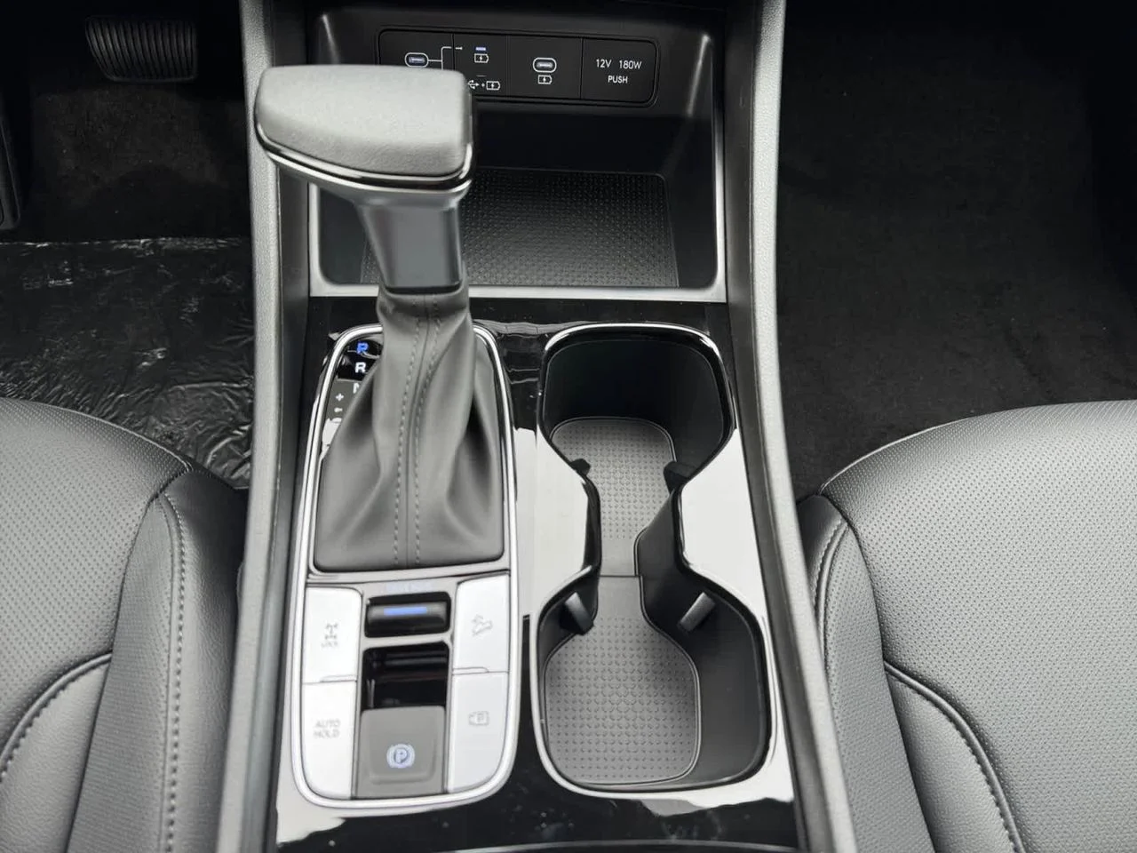 New 2027 Green Hyundai SE AWD image 17