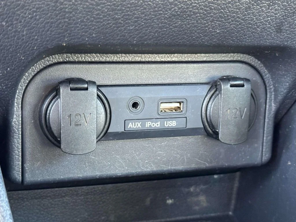 Used 2015 Silver Kia LX image 4