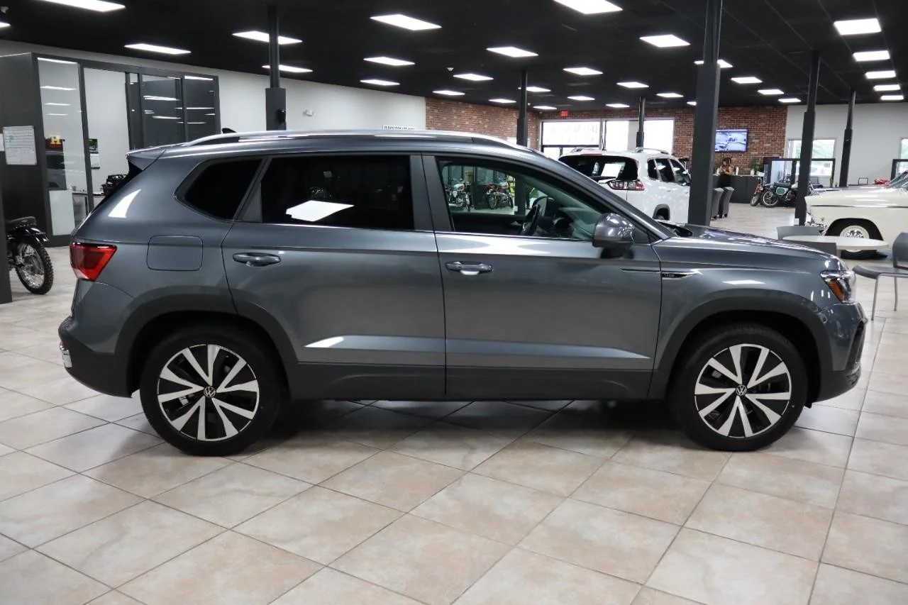 Used 2022 Platinum Gray Metallic Volkswagen 1.5T SE 4Motion image 6