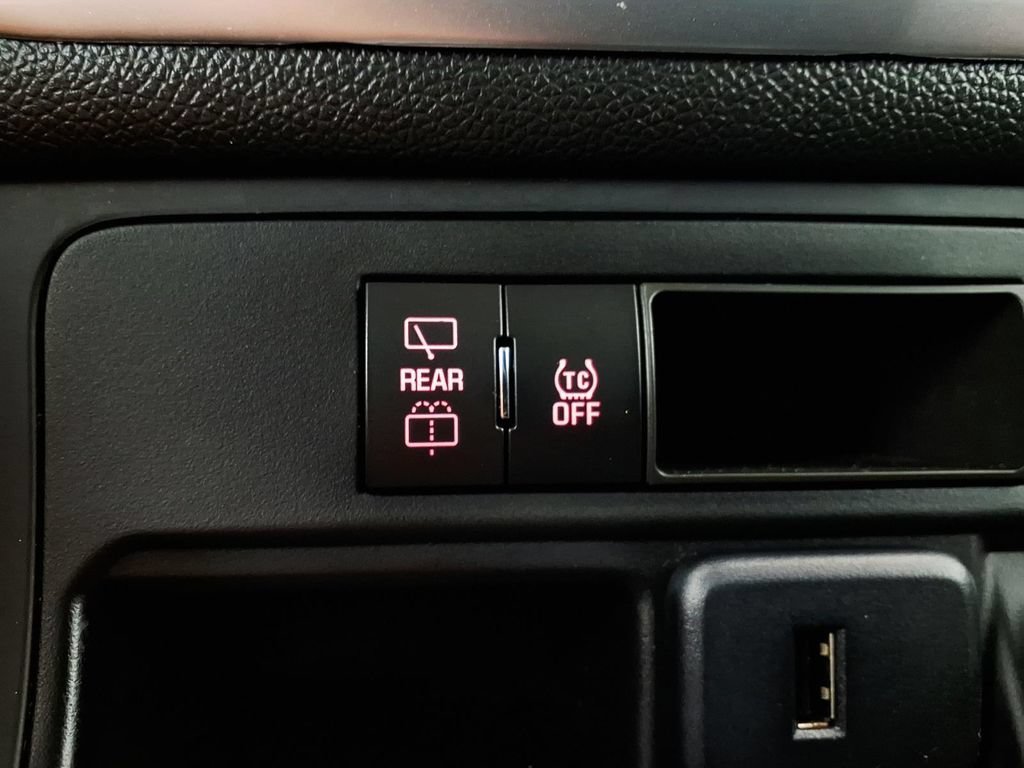 Used 2015 CARBON BLACK METALLIC GMC SLE image 21