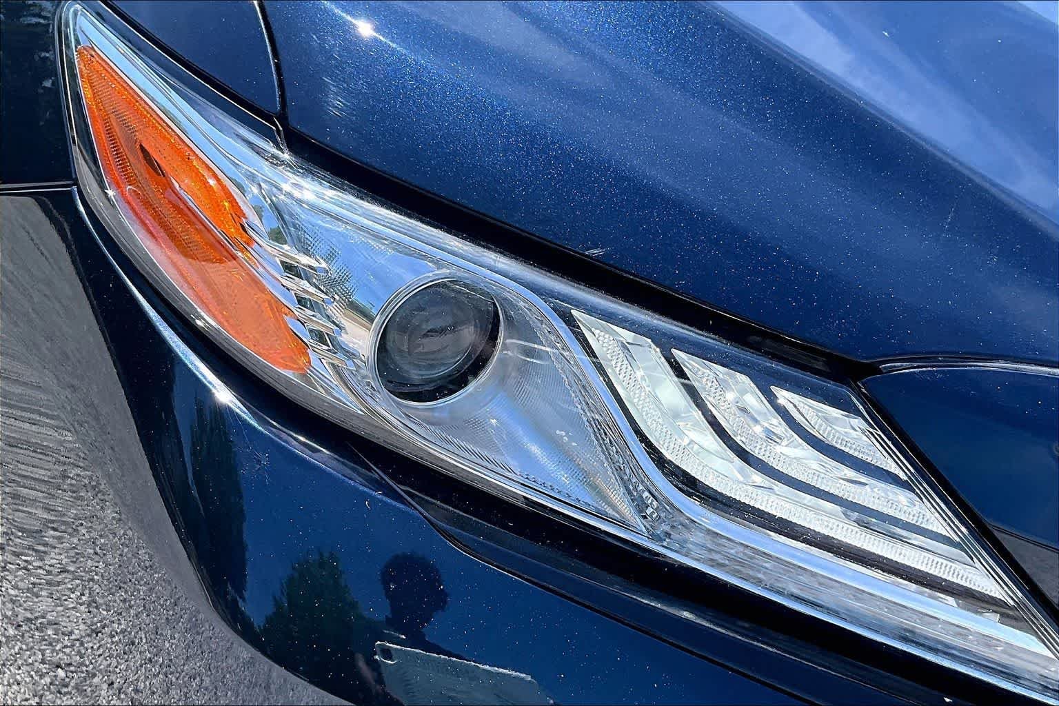 Used 2020 Galactic Aqua Mica Toyota XSE image 27
