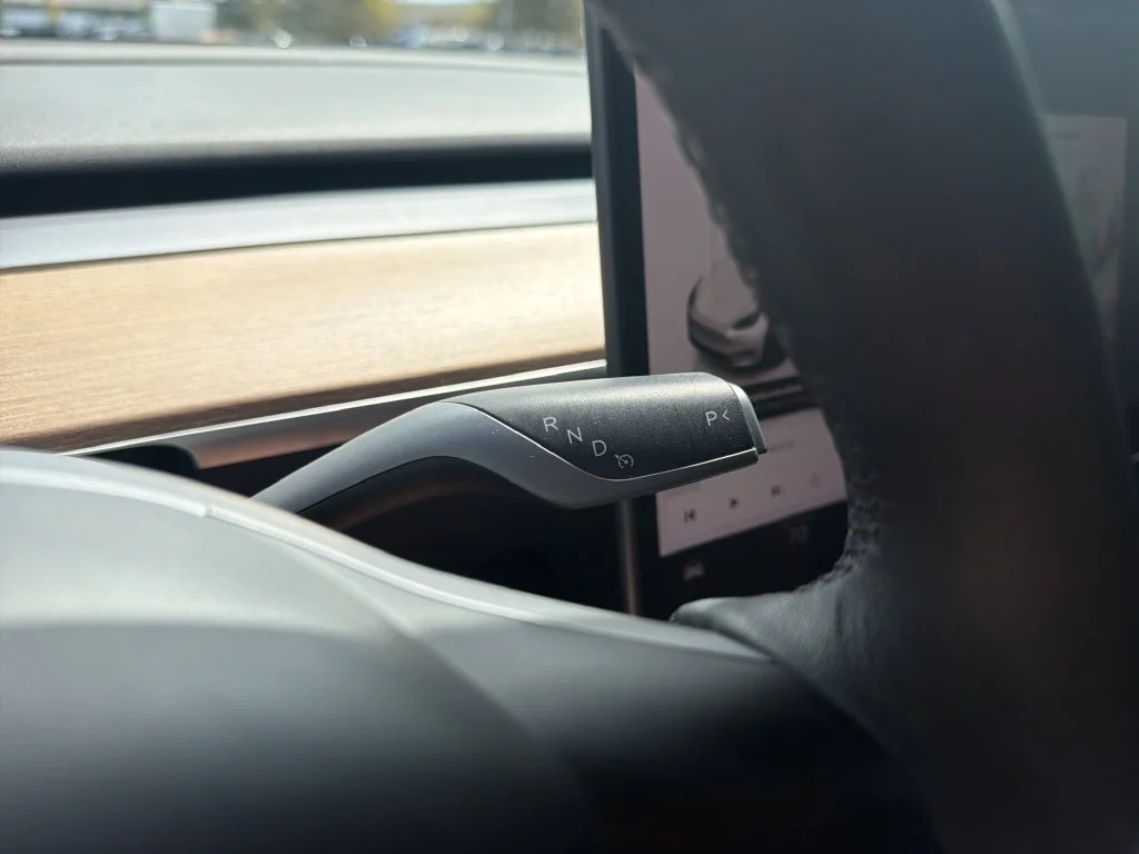 Used 2023  Tesla Standard Range image 23