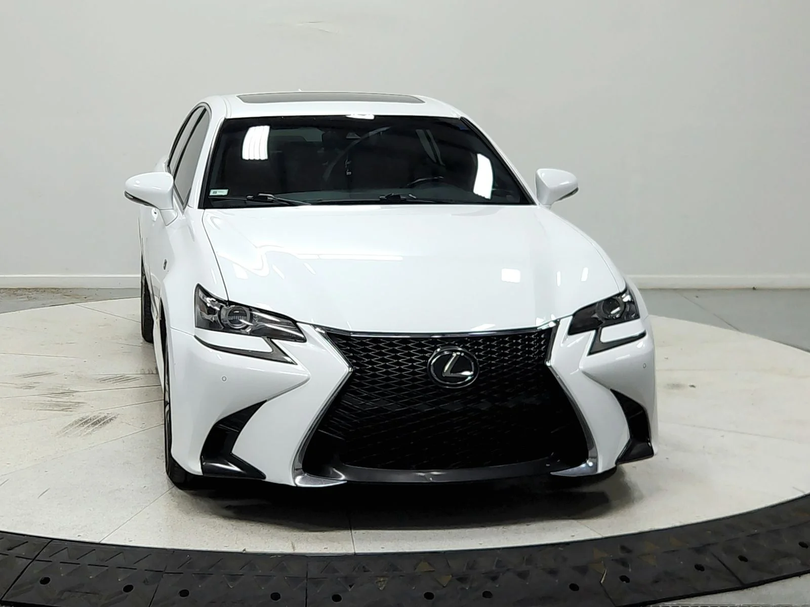 Used 2018 Ultra White Lexus 350 F Sport image 3