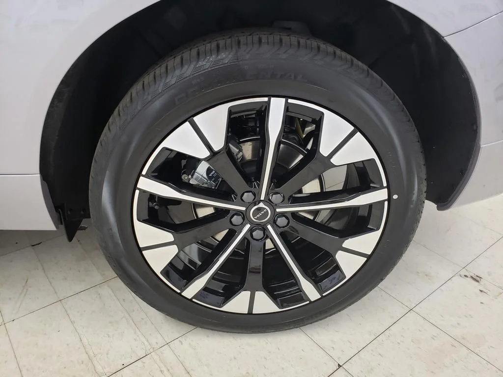 2026 Volvo XC60 Plus - Photo 27