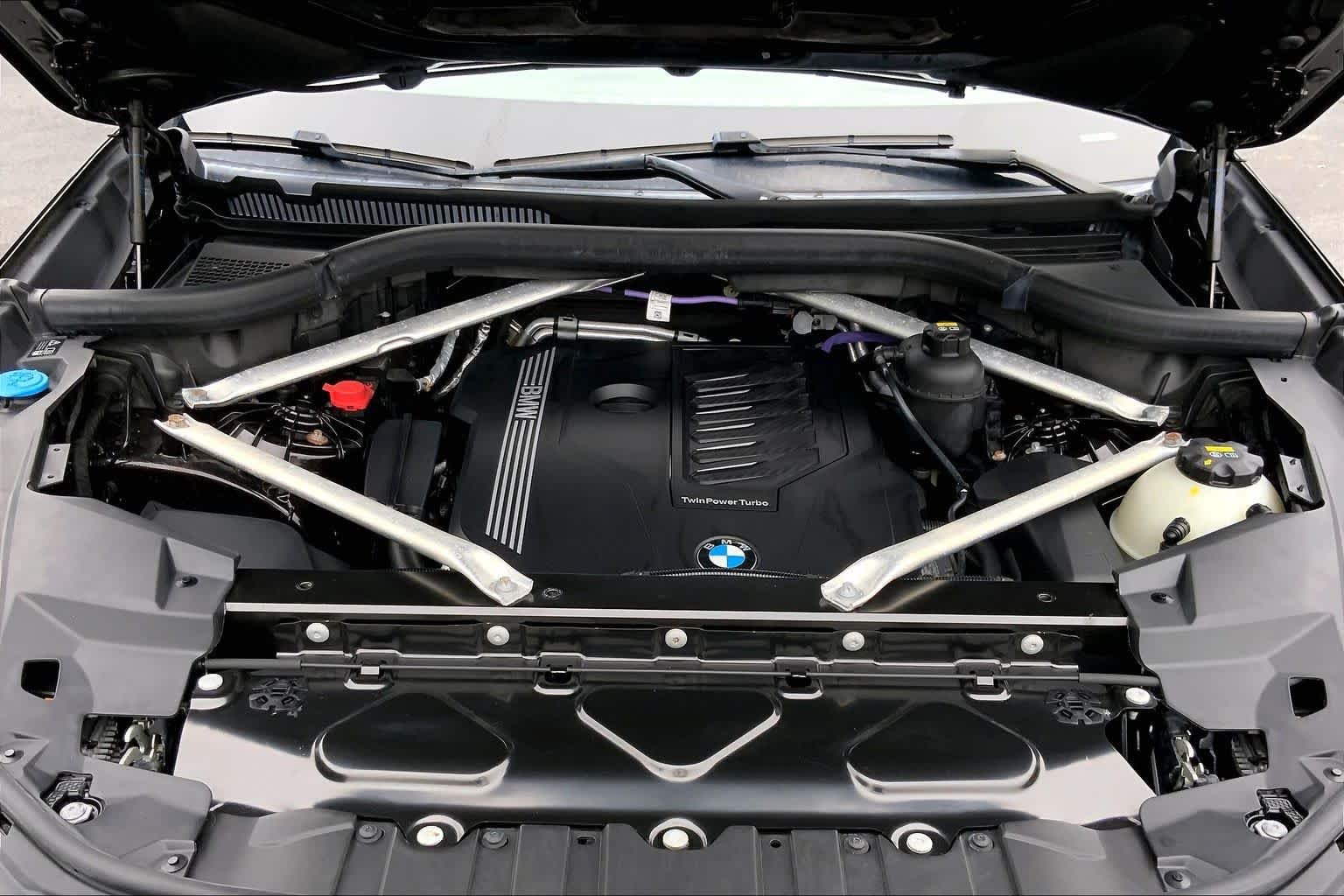 Used 2022 Sparkling Brown Metallic BMW xDrive40i image 29