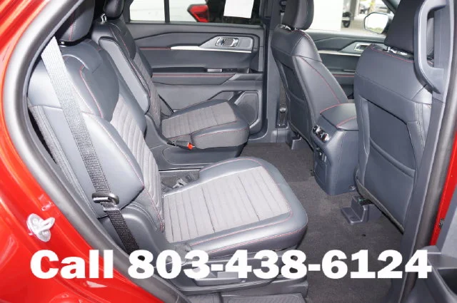 New 2027 Ruby Red Metallic Tinted Clearcoat Ford ST-Line image 17