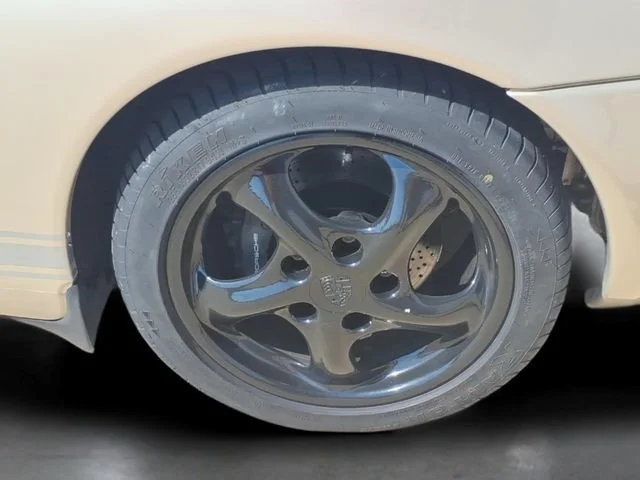 Used 1999  Porsche Y image 28
