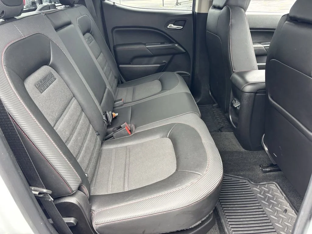Used 2018 SUMMIT WHITE GMC 4WD All Terrain w/Cloth image 21