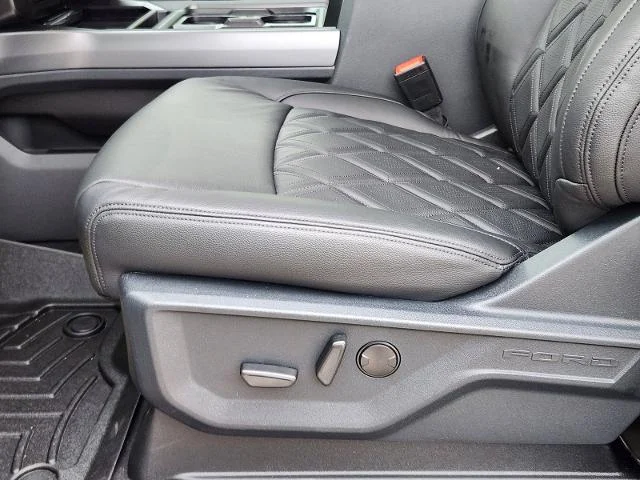 New 2026 Agate Black Metallic Ford F-250® Lariat® image 41