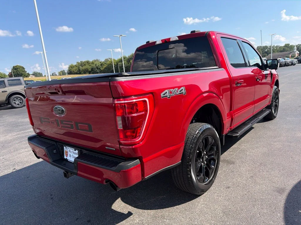 Used 2022 Rapid Red Metallic Tinted Clearcoat Ford XLT image 5