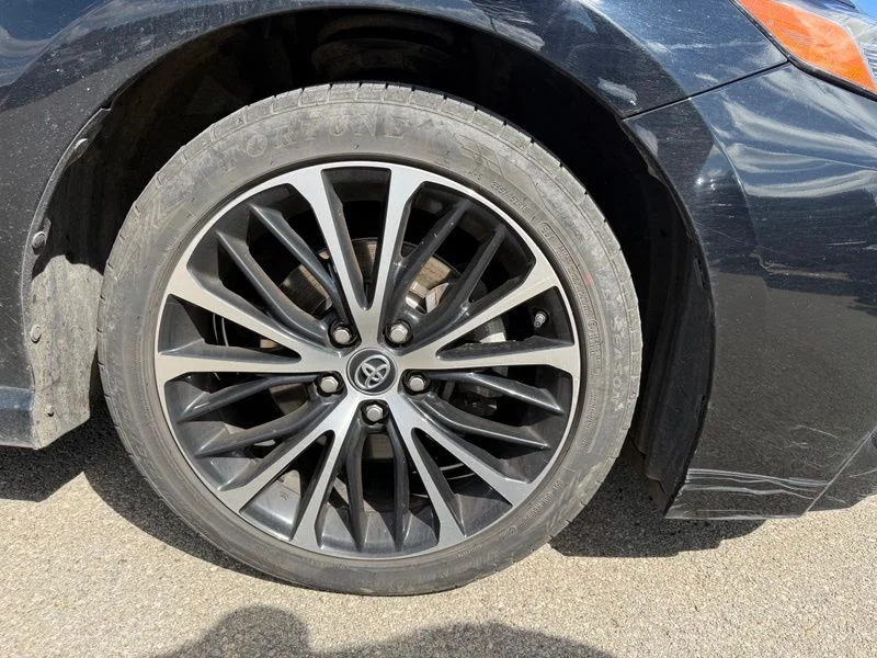 Used 2018 Black Toyota SE image 9