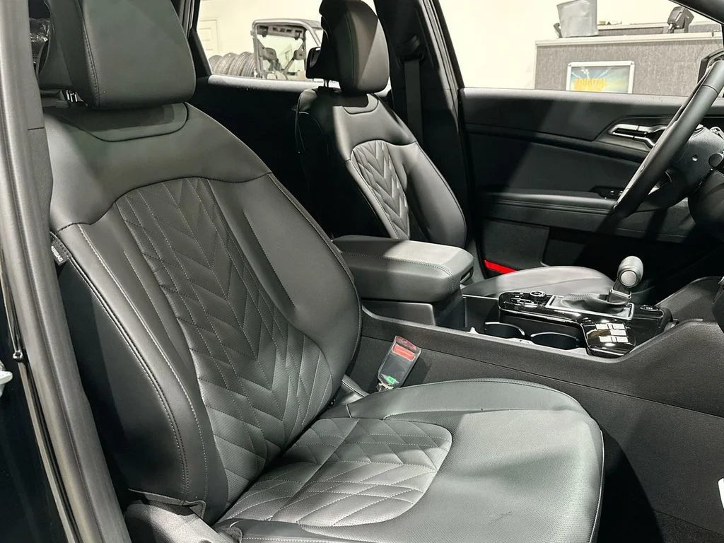 Used 2023 Black Kia X-Line image 52