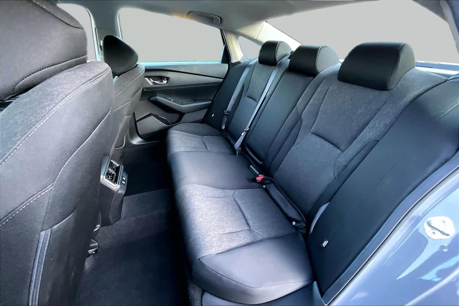 Used 2026 Urban Gray Pearl Honda SE image 20