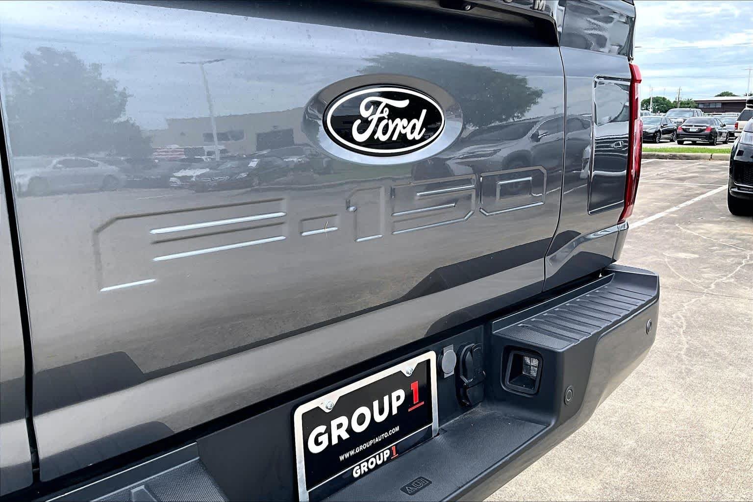 Used 2024 Carbonized Gray Metallic Ford Platinum image 28