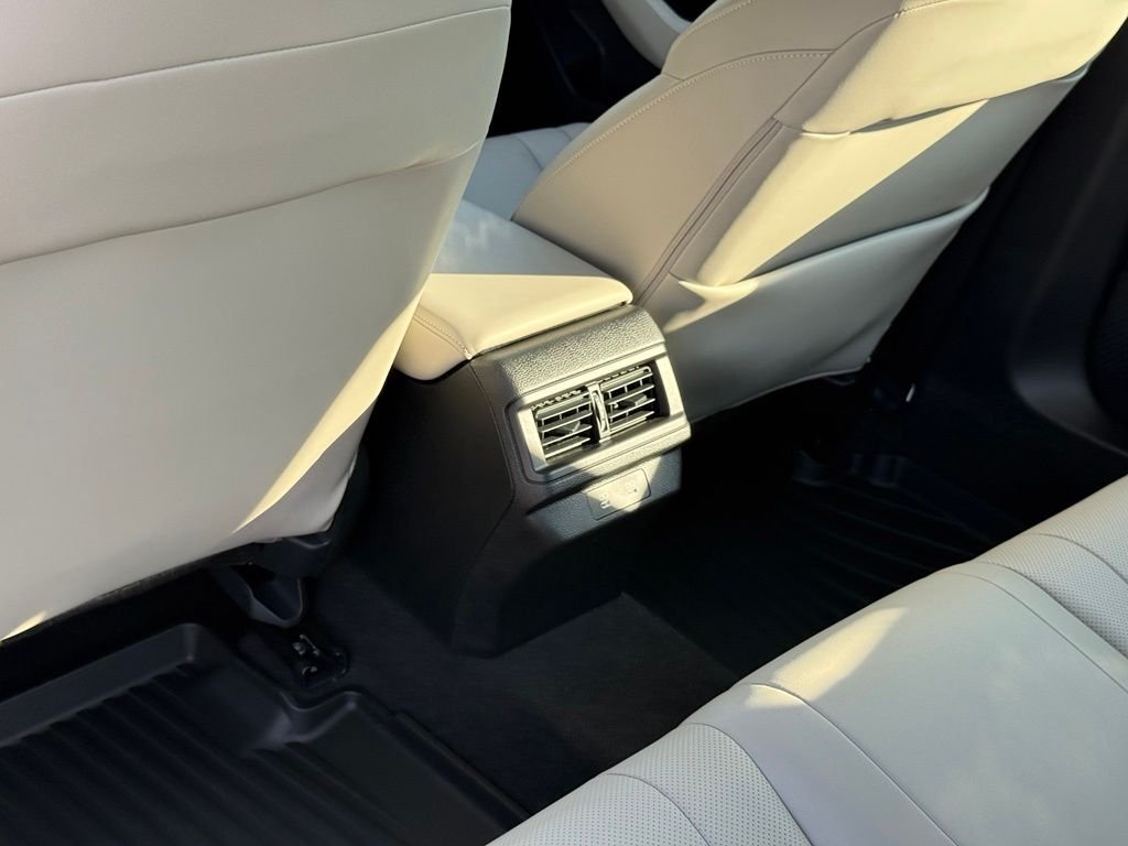 Used 2024  Honda Touring image 24