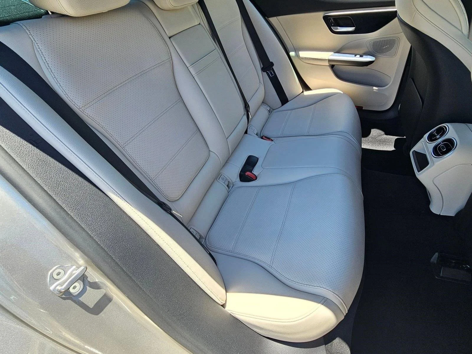 Used 2022 Mojave Silver Metallic Mercedes-Benz C 300 image 17