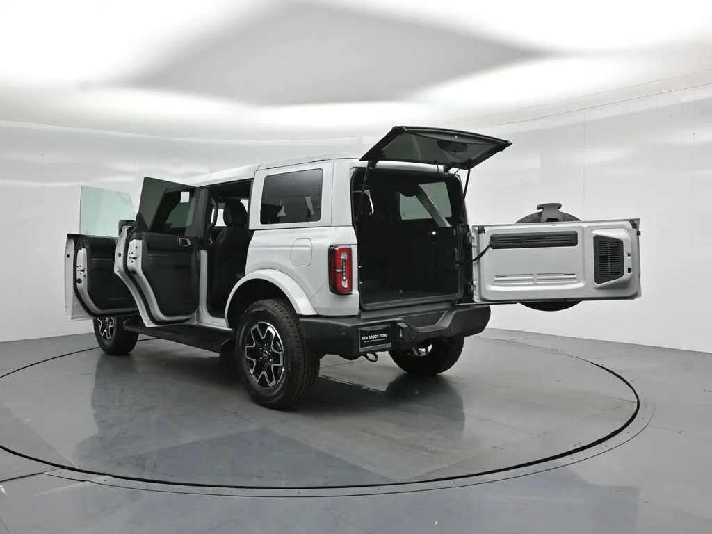 New 2026 Avalanche Gray Ford Outer Banks image 33