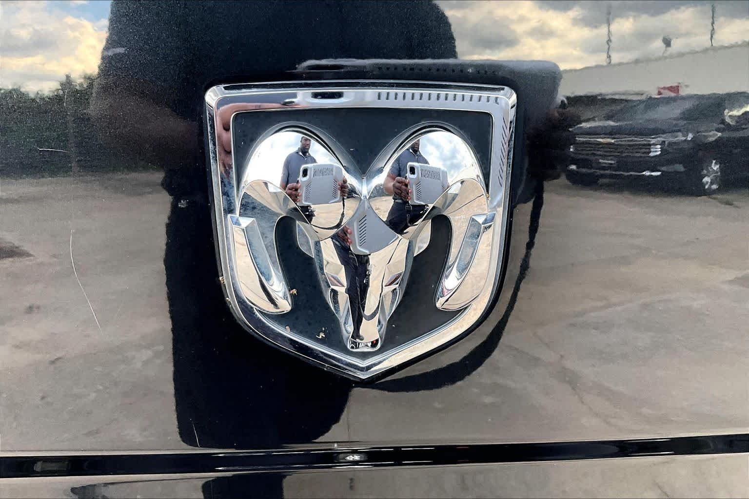 Used 2017 Brilliant Black Crystal Pearlcoat Ram Sport image 31
